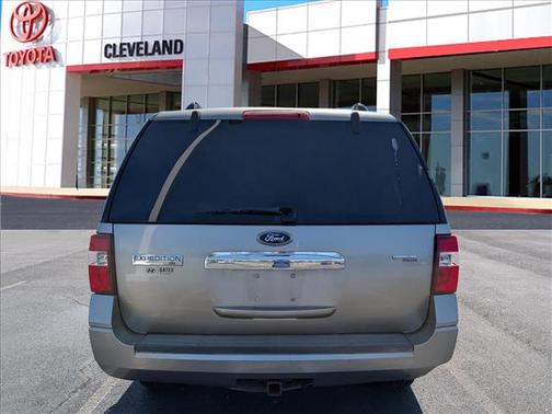 Gray 2008 Ford Expedition SSV