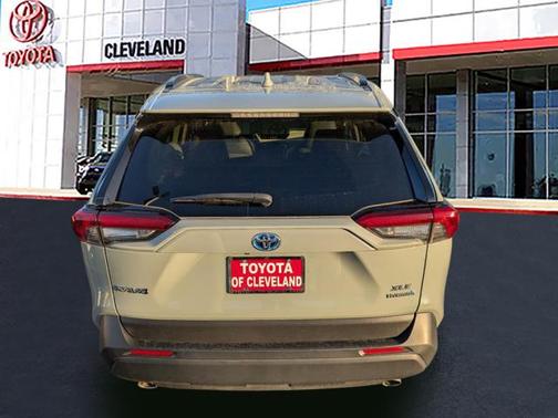 2022 Toyota RAV4 Hybrid XLE Premium