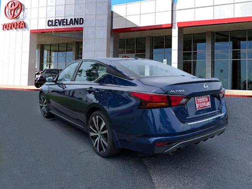 2021 Nissan Altima SR FWD