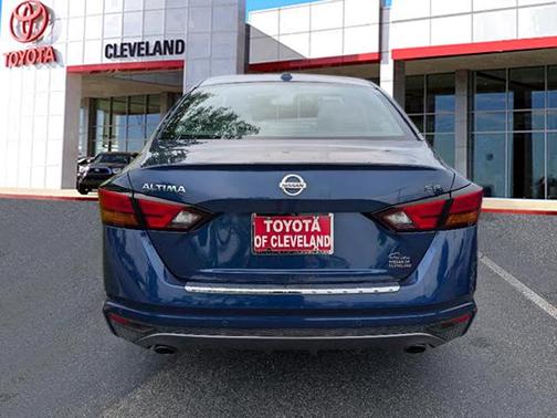 2021 Nissan Altima SR FWD
