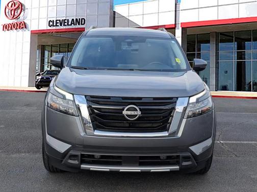 2025 Nissan Pathfinder SL FWD