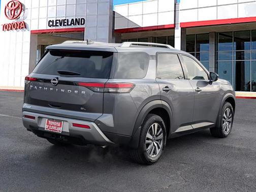 2025 Nissan Pathfinder SL FWD