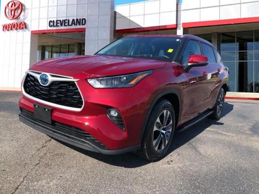 2023 Toyota Highlander Hybrid XLE