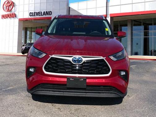 2023 Toyota Highlander Hybrid XLE