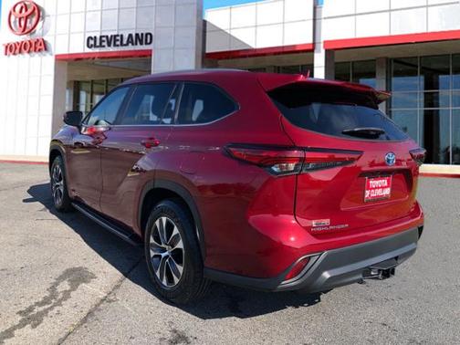 2023 Toyota Highlander Hybrid XLE