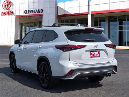 Wind Chill Pearl 2025 Toyota Highlander XSE