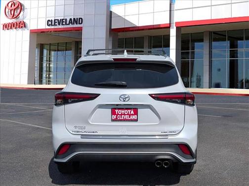 Wind Chill Pearl 2025 Toyota Highlander XSE