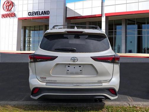 Wind Chill Pearl 2025 Toyota Highlander XSE