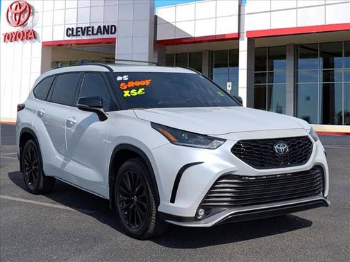 Wind Chill Pearl 2025 Toyota Highlander XSE