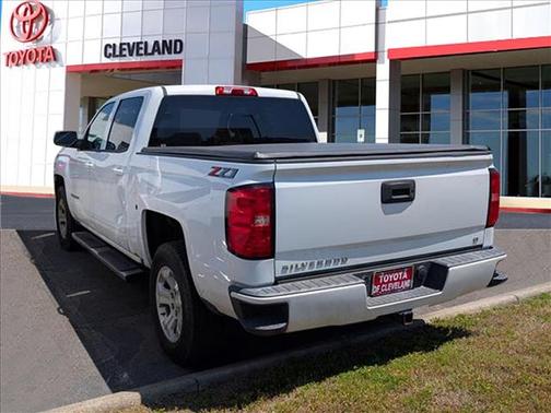 Summit White 2018 Chevrolet Silverado 1500 2LT