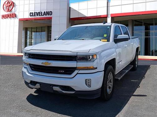 Summit White 2018 Chevrolet Silverado 1500 2LT