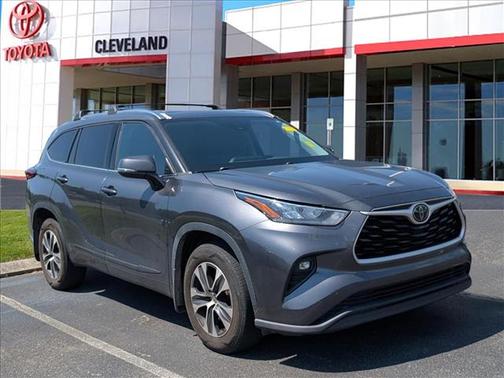 Magnetic Gray Metallic 2020 Toyota Highlander XLE