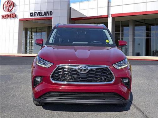 Ruby Flare Pearl 2023 Toyota Highlander Limited