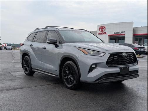 2024 Toyota Highlander Hybrid XLE
