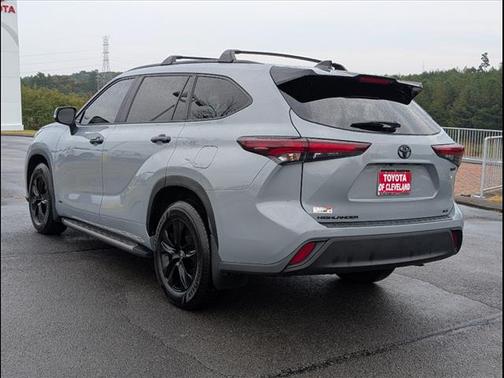 2024 Toyota Highlander Hybrid XLE