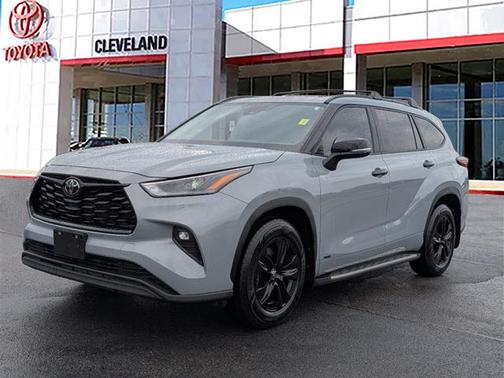 2024 Toyota Highlander Hybrid XLE