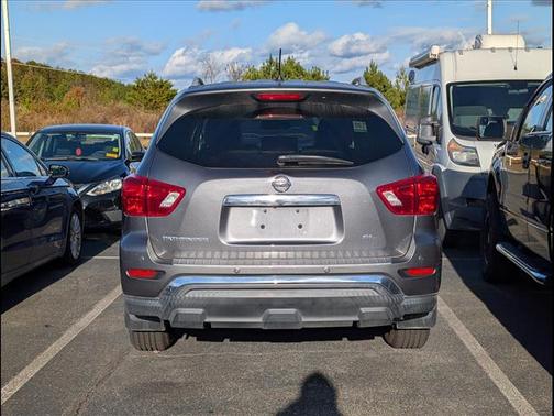 2018 Nissan Pathfinder SL