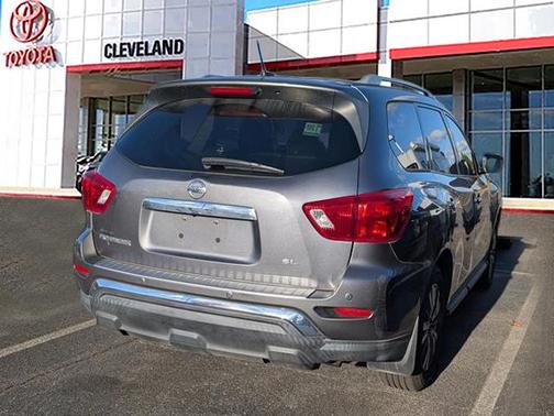 2018 Nissan Pathfinder SL