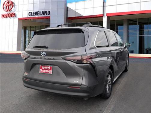 2025 Toyota Sienna XLE