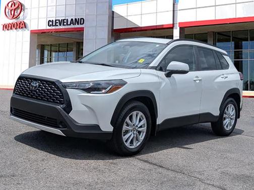 2024 Toyota Corolla Cross LE