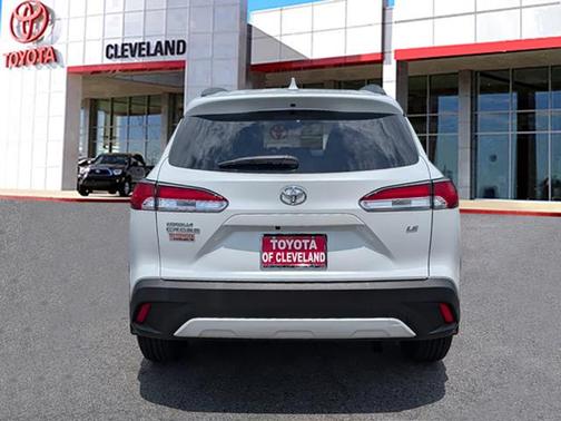 2024 Toyota Corolla Cross LE