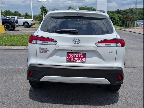 2024 Toyota Corolla Cross LE