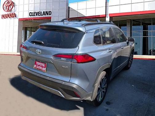2024 Toyota Corolla Cross XLE