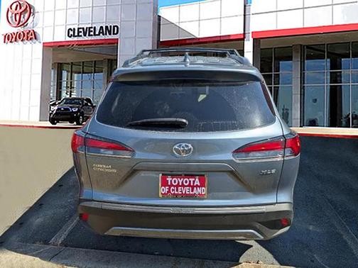 2024 Toyota Corolla Cross XLE