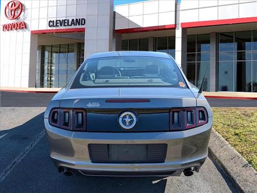 2014 Ford Mustang V6