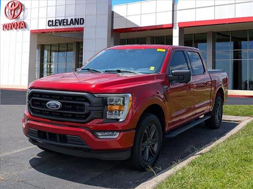 Hot Pepper Red Metallic Tinted Clearcoat 2023 Ford F-150 XLT