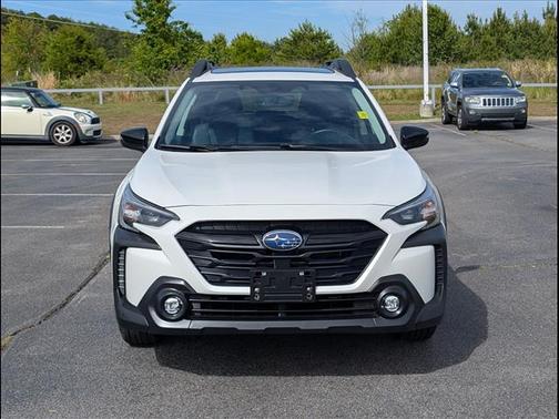 Crystal White Pearl 2025 Subaru Outback Onyx Edition