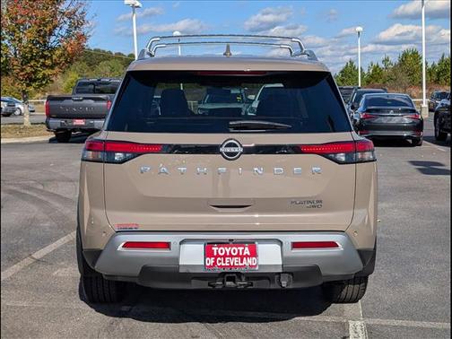 2024 Nissan Pathfinder Platinum 4WD