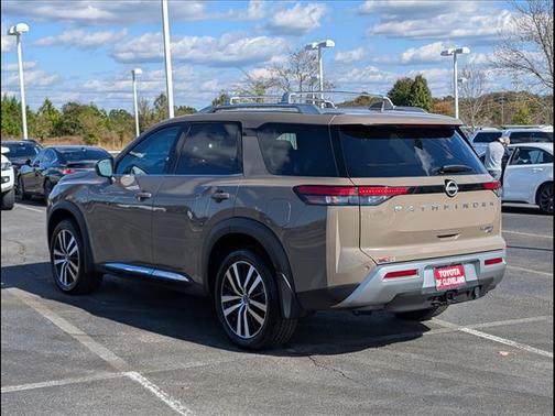 2024 Nissan Pathfinder Platinum 4WD