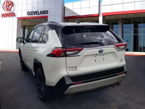 2022 Toyota RAV4 Hybrid SE