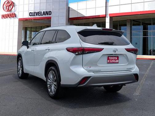 2022 Toyota Highlander Platinum