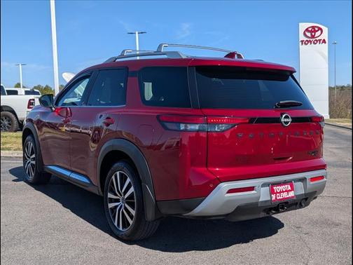 2024 Nissan Pathfinder Platinum 4WD