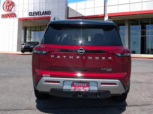 2022 Nissan Pathfinder Platinum 4WD
