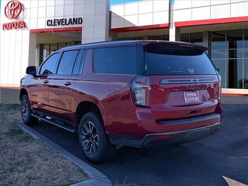2022 Chevrolet Suburban 4WD Z71
