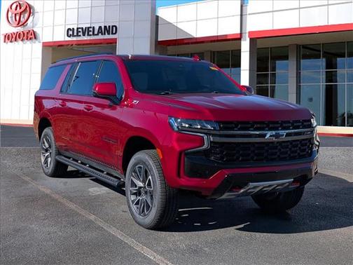 2022 Chevrolet Suburban 4WD Z71