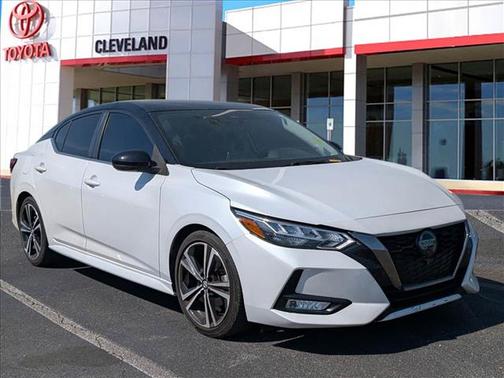 Aspen White/Super Black 2021 Nissan Sentra SR