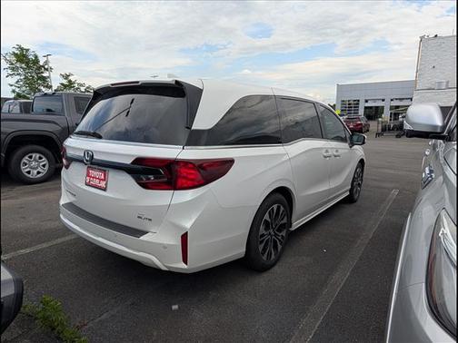 Platinum White Pearl 2025 Honda Odyssey Elite