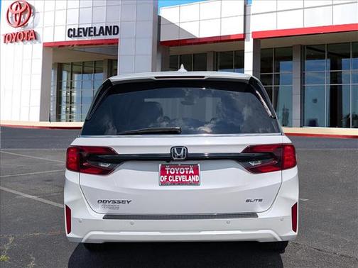 Platinum White Pearl 2025 Honda Odyssey Elite