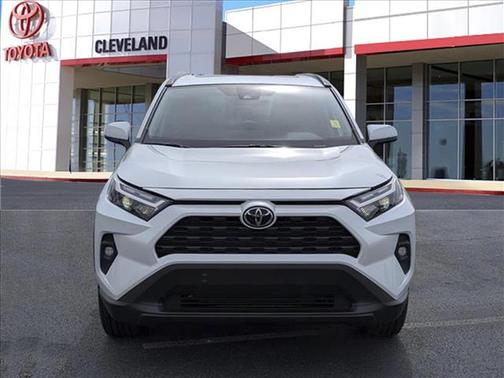 Pearl 2025 Toyota RAV4 XLE Premium