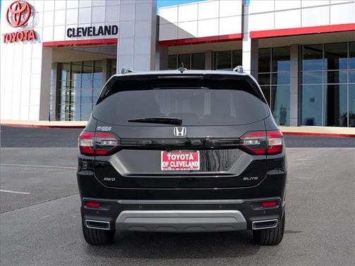 2023 Honda Pilot AWD Elite