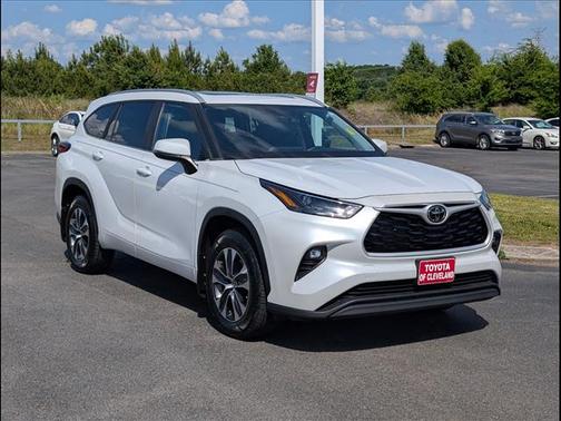 Wind Chill Pearl 2023 Toyota Highlander XLE