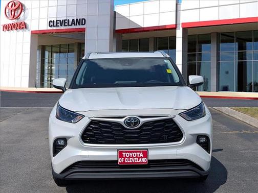 Wind Chill Pearl 2023 Toyota Highlander XLE