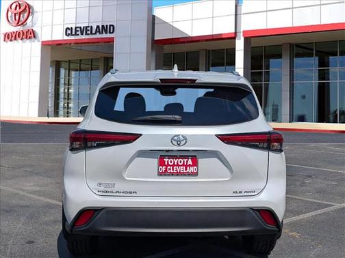 Wind Chill Pearl 2023 Toyota Highlander XLE
