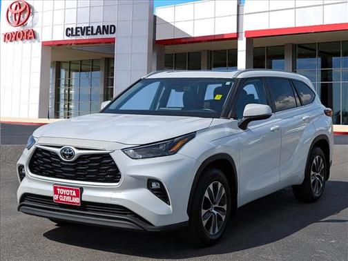 Wind Chill Pearl 2023 Toyota Highlander XLE