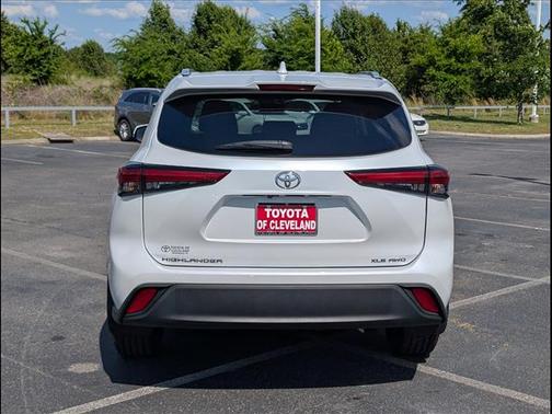 Wind Chill Pearl 2023 Toyota Highlander XLE