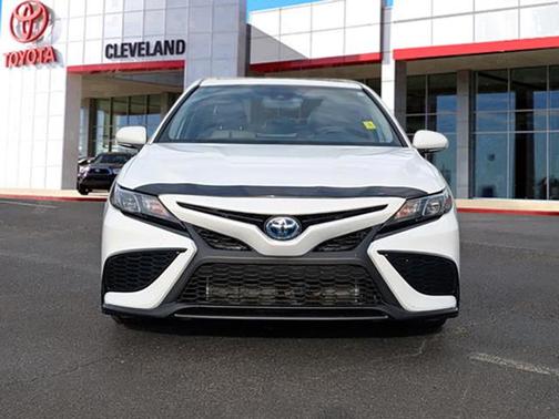 2024 Toyota Camry Hybrid SE